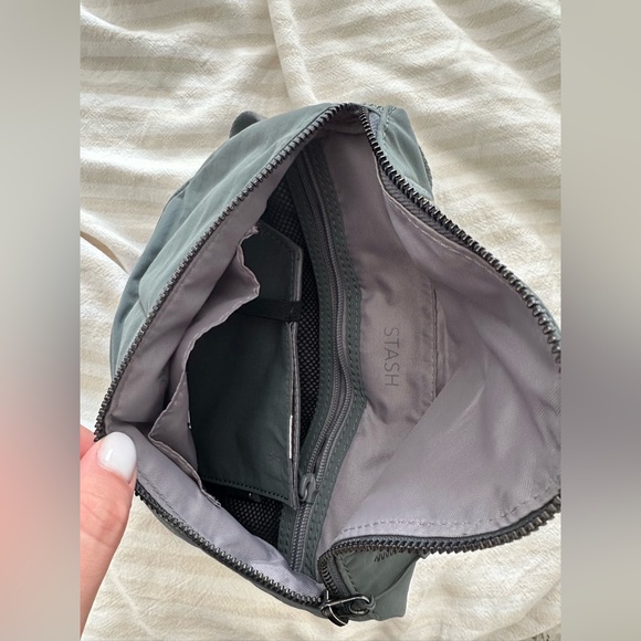 Athleta crossbody - Picture 2 of 3